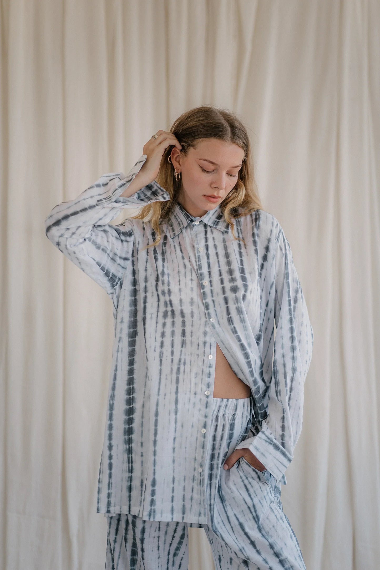 PAROS set in tie dye stripes deep sea shirt & pants