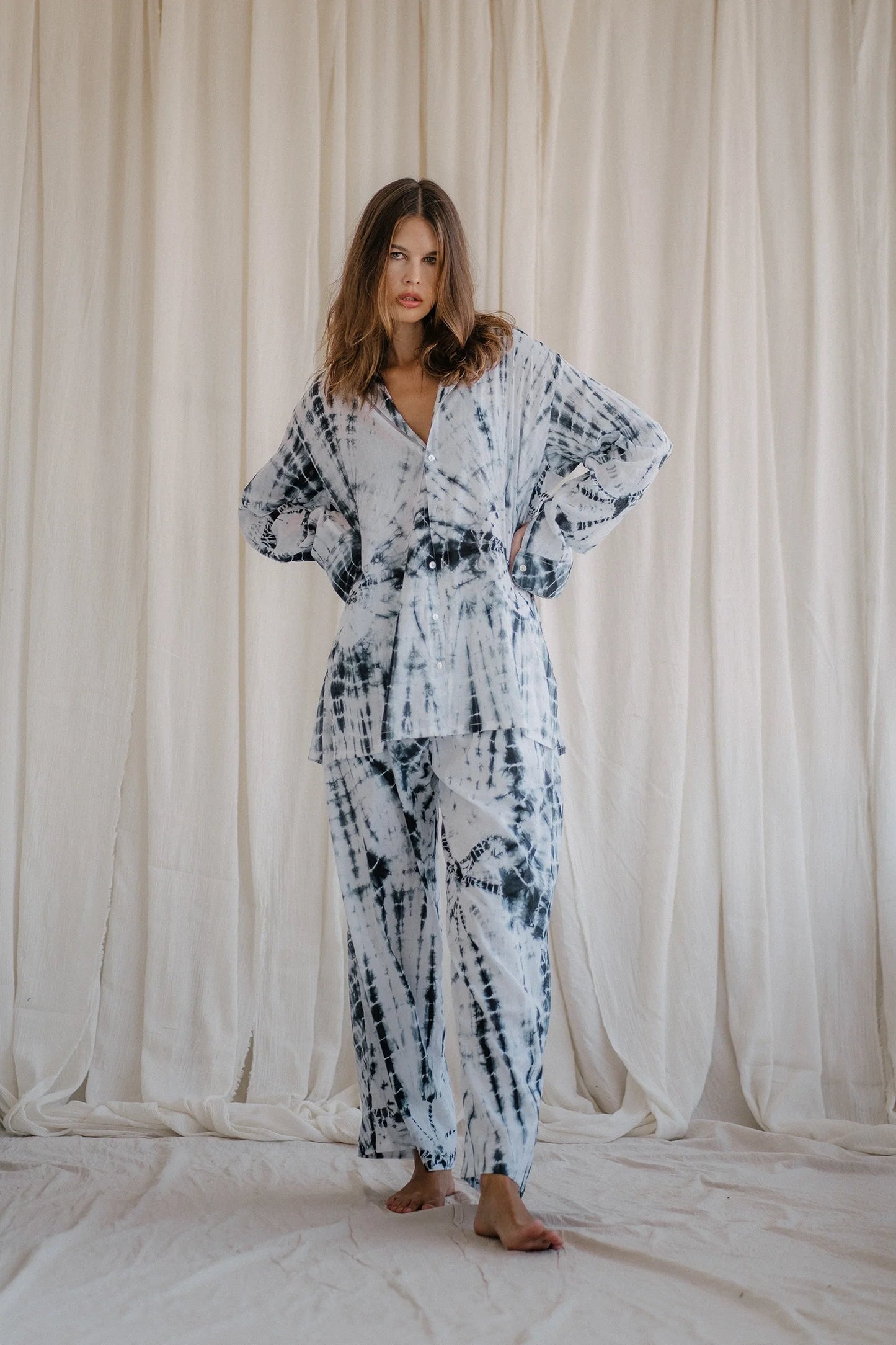 PAROS set in tie dye flower deep sea shirt & pants