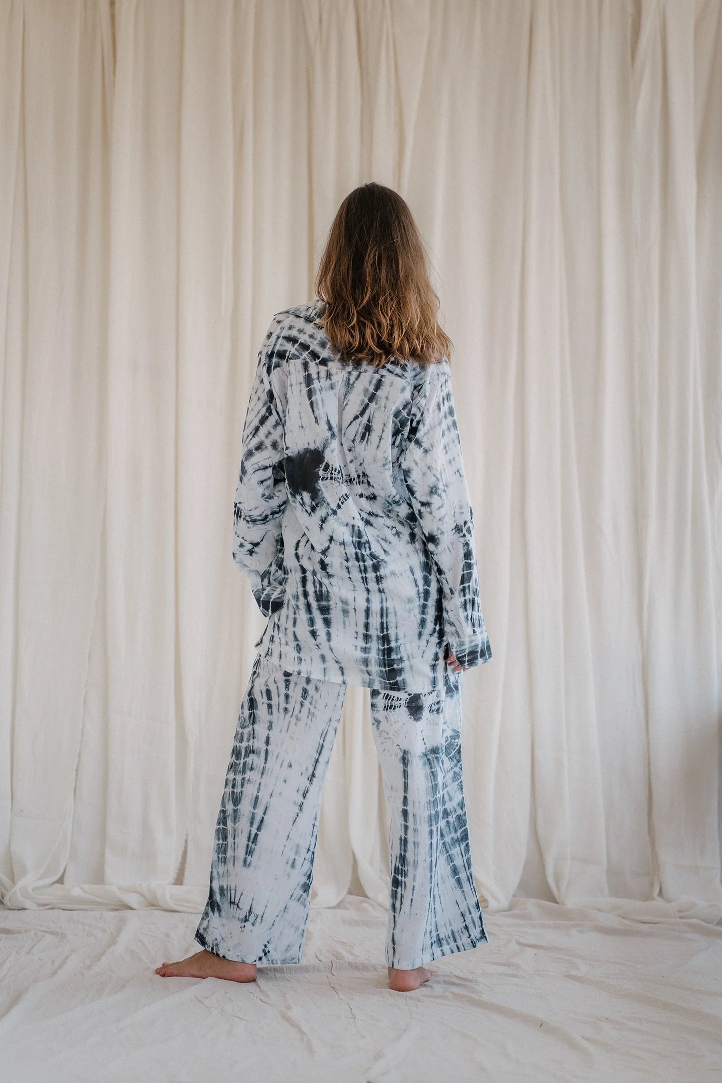 PAROS set in tie dye flower deep sea shirt & pants