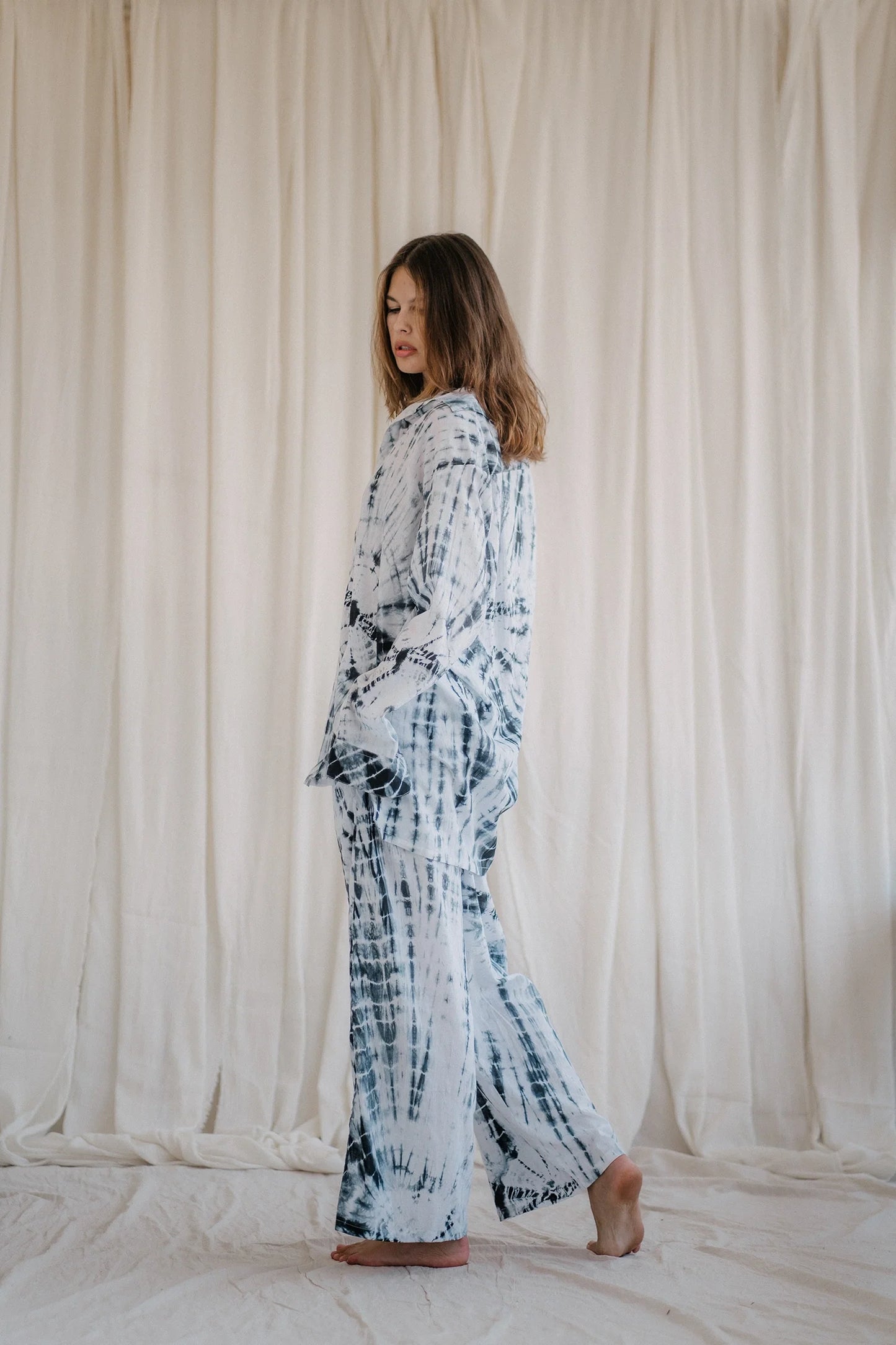 PAROS set in tie dye flower deep sea shirt & pants