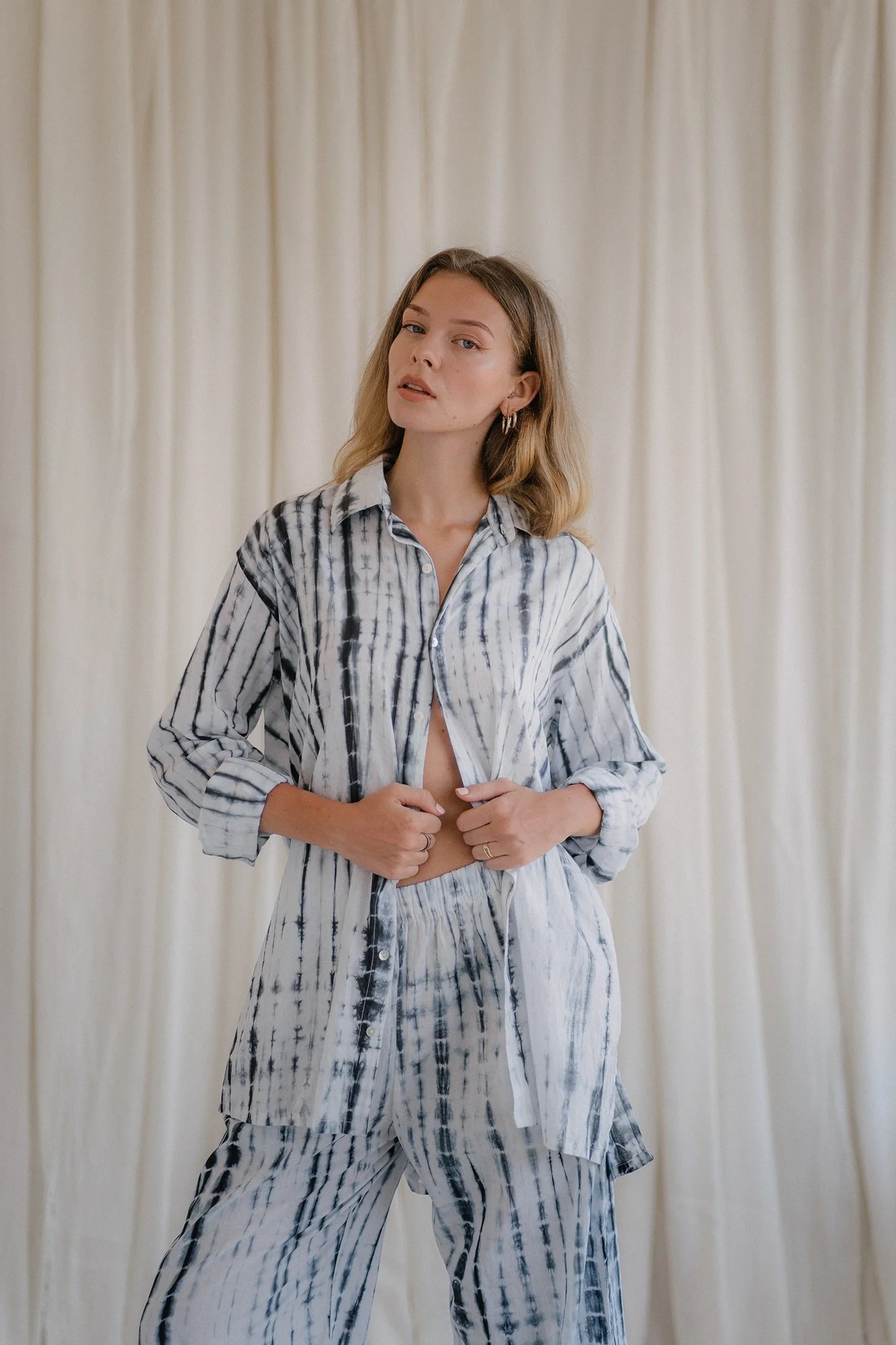 PAROS set in tie dye stripes deep sea shirt & pants