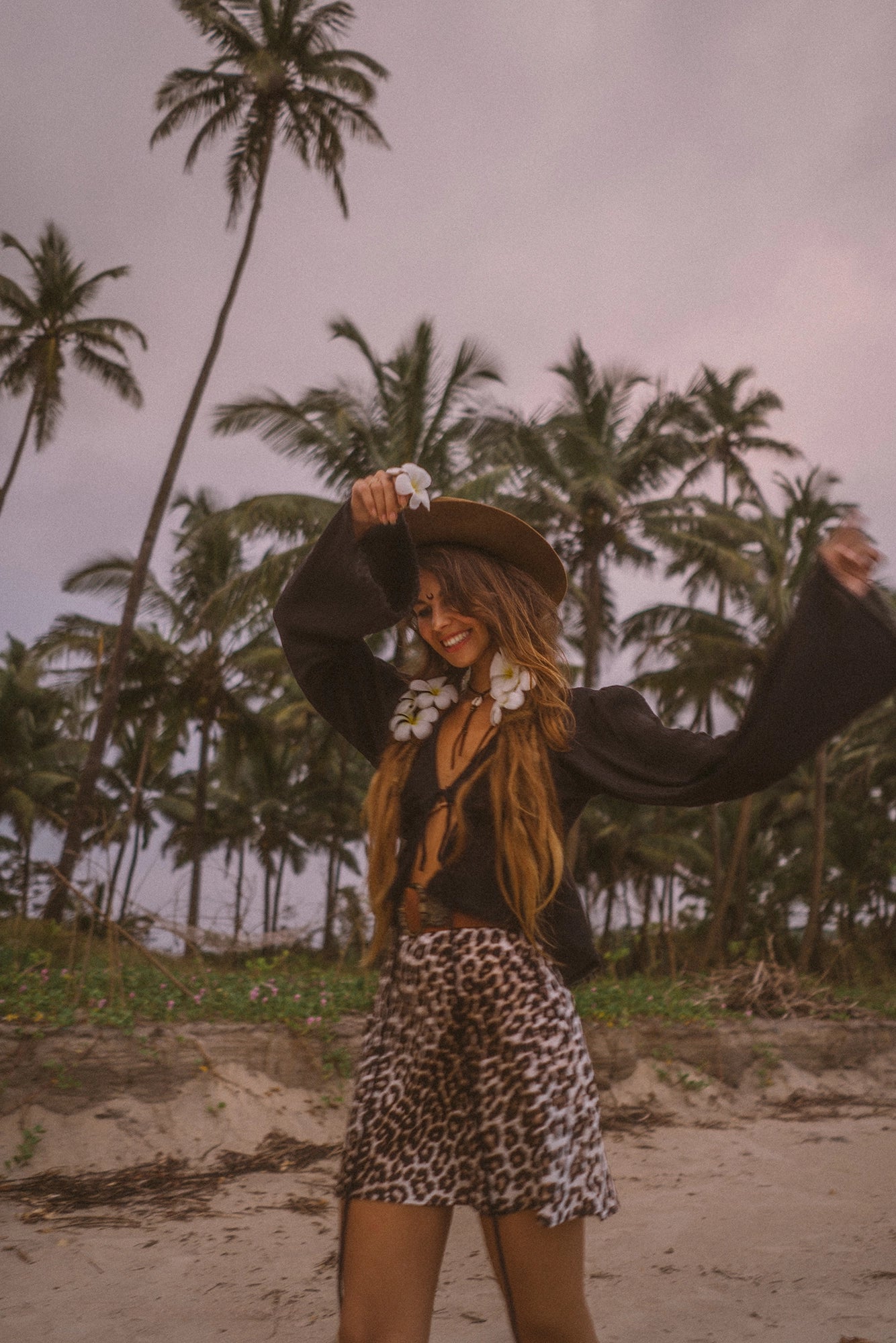 JASMINE fringed top in black