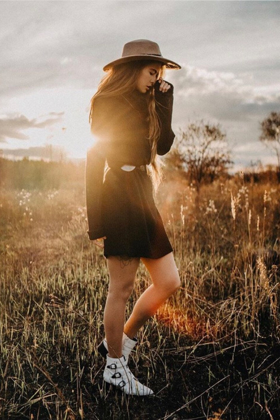 Sweaterdress. Long sweater, knit black dress